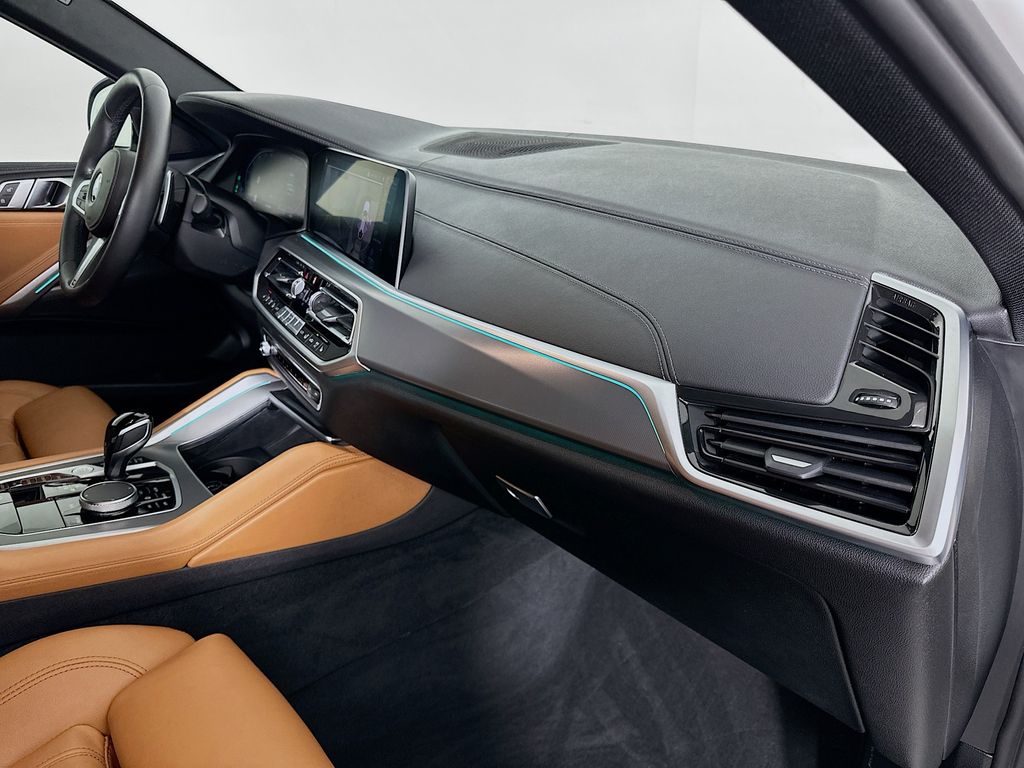 Thumbnail: 2022 BMW X6 - 30