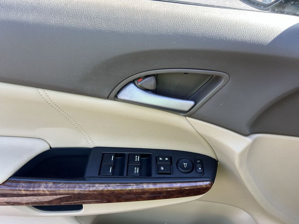 2010 Honda Accord EX-L V6 photo