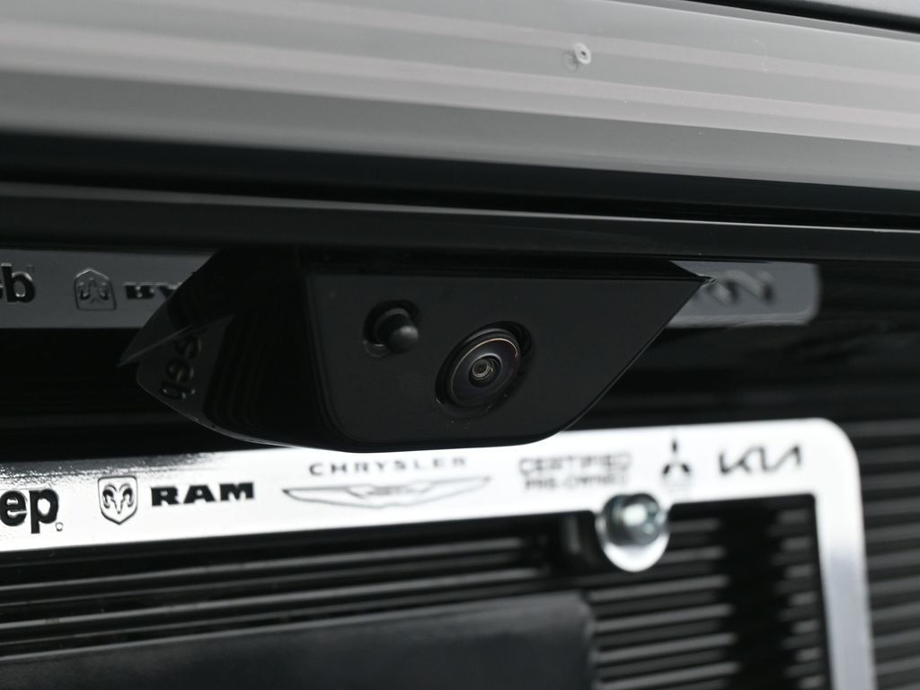 New 2026 High Gloss Black Jeep Limited image 34