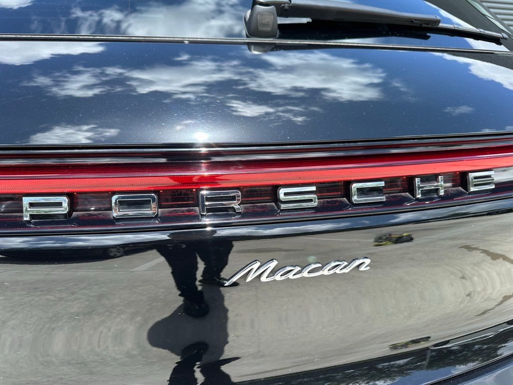 2022 Porsche Macan  12