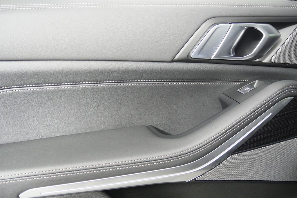 Thumbnail: 2026 BMW X5 - 13