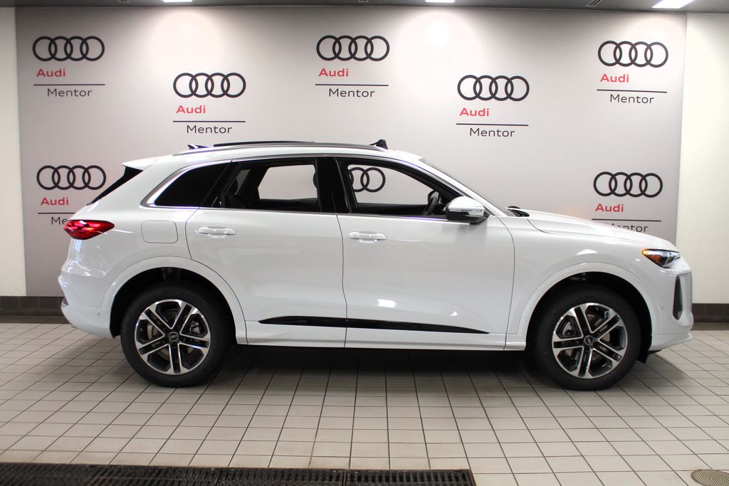 Thumbnail: 2026 Audi Q5 - 7