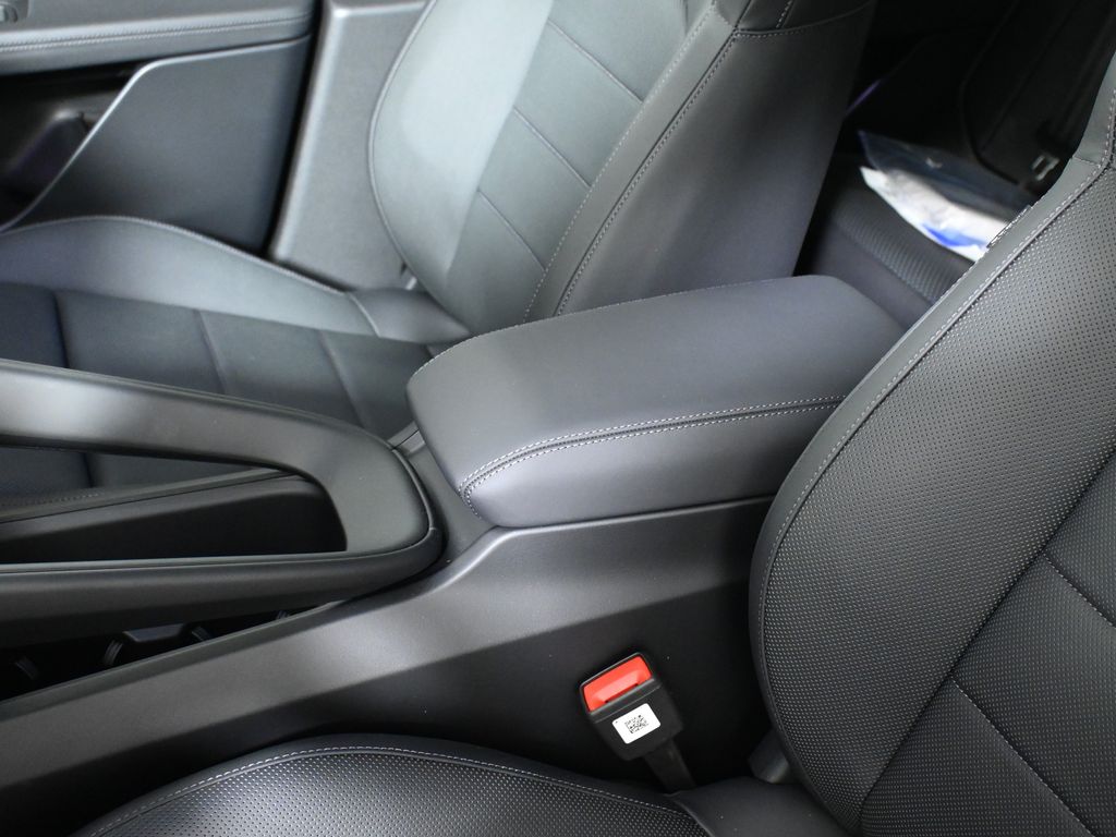 Thumbnail: 2024 Porsche Macan - 29