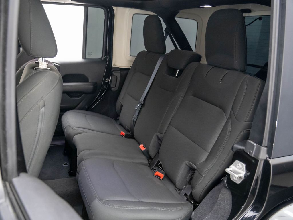 2020 Jeep Wrangler Unlimited Sahara photo