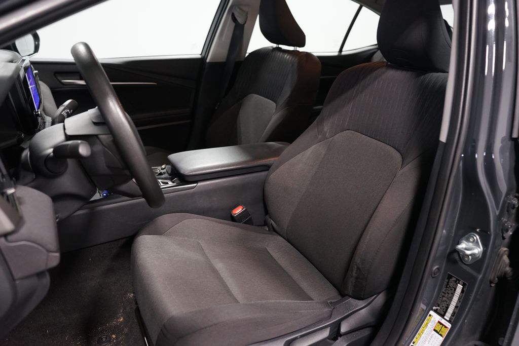 Thumbnail: 2025 Toyota Camry - 6