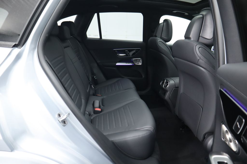 2025 Mercedes-Benz GLC 300 23