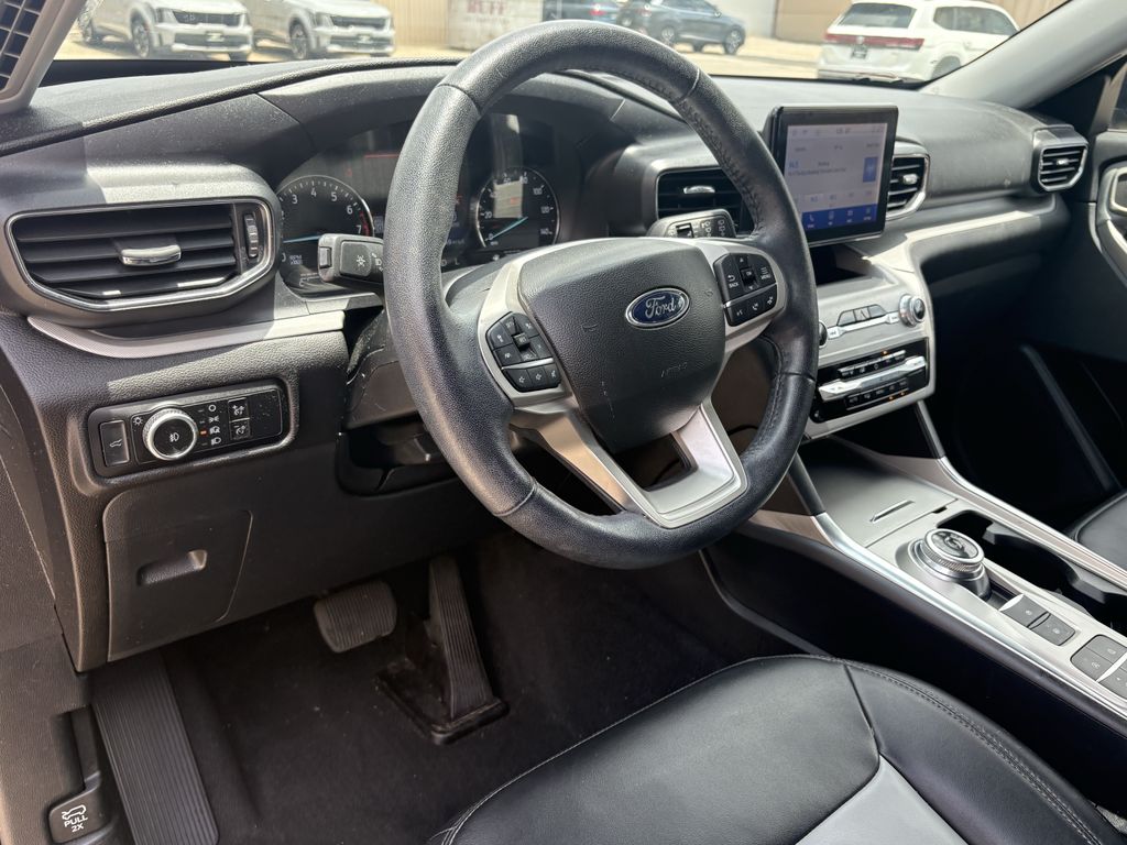 2023 Ford Explorer XLT - 11