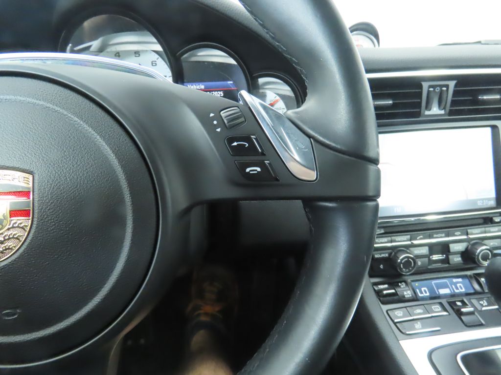 2014 Porsche 911 Carrera 4S 22