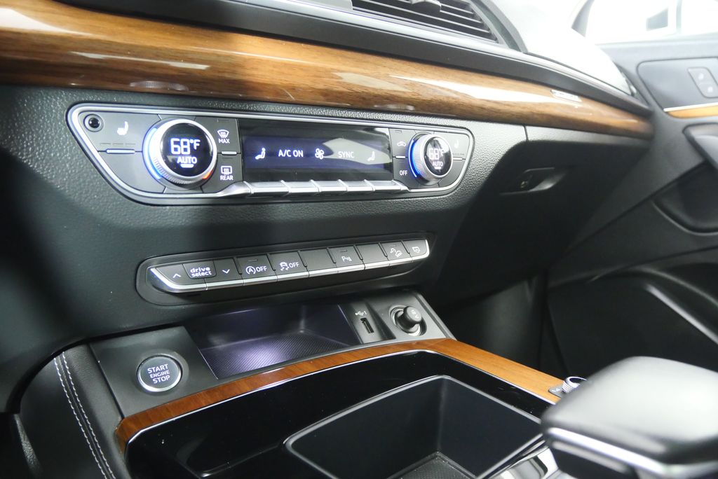 Thumbnail: 2022 Audi Q5 - 26
