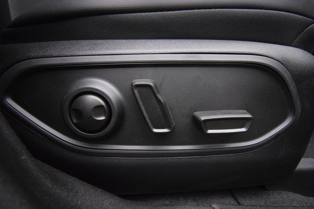 new 2026 Jeep Cherokee car, priced at $41,023
