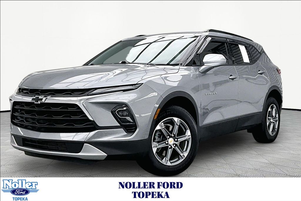 Sterling Gray Metallic 2024 Chevrolet Blazer SUV / Crossover Front-Wheel Drive 9-Speed Automatic Overdrive