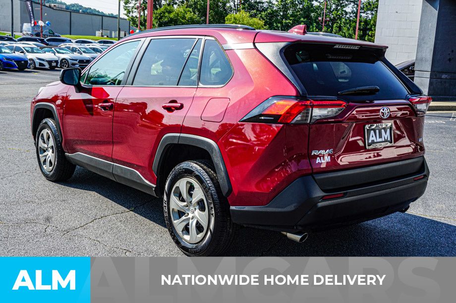 2021 Toyota RAV4 LE - Photo 5