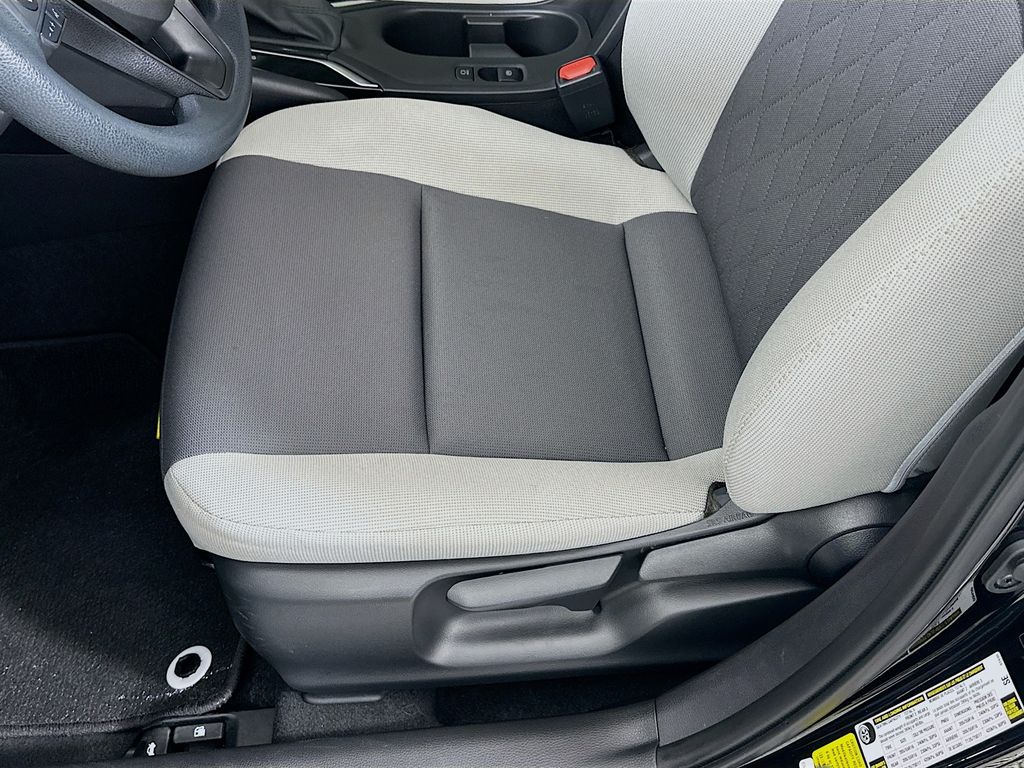 Thumbnail: 2025 Toyota Corolla - 20