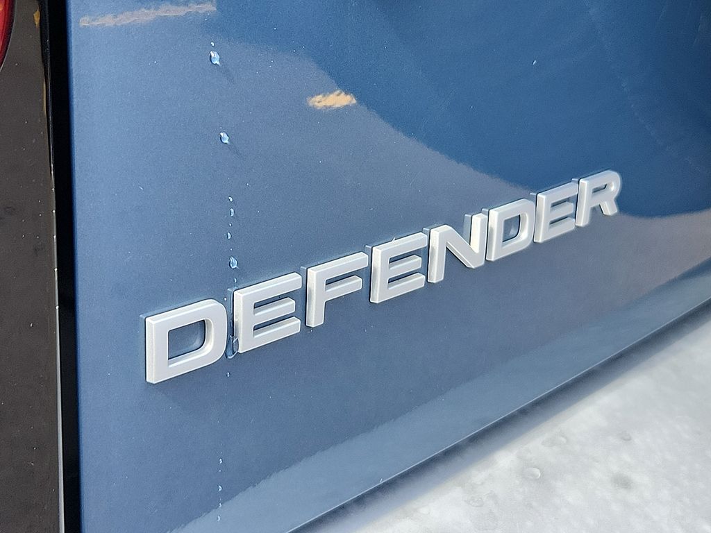 Thumbnail: 2025 Land Rover Defender - 32