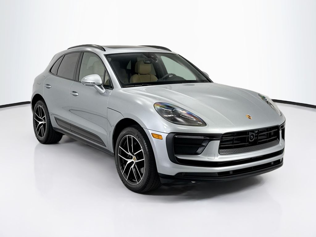 Thumbnail: 2025 Porsche Macan - 9