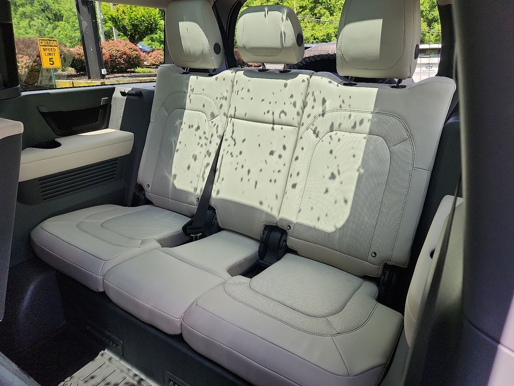 2023 Land Rover Defender 130 10
