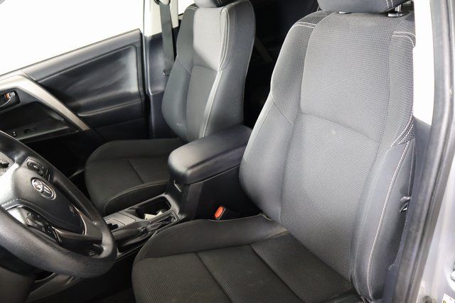2018 Toyota RAV4 Hybrid LE photo