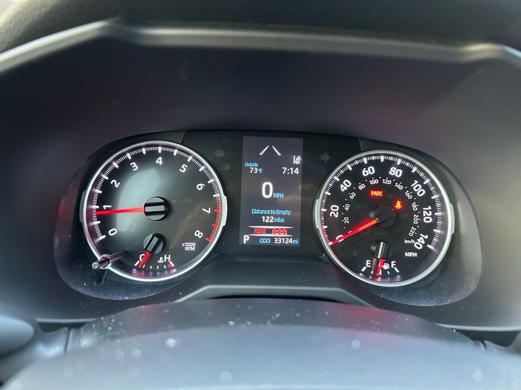 2022 Toyota RAV4 LE 22