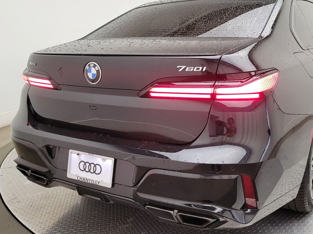 Thumbnail: 2024 BMW 7 Series - 7