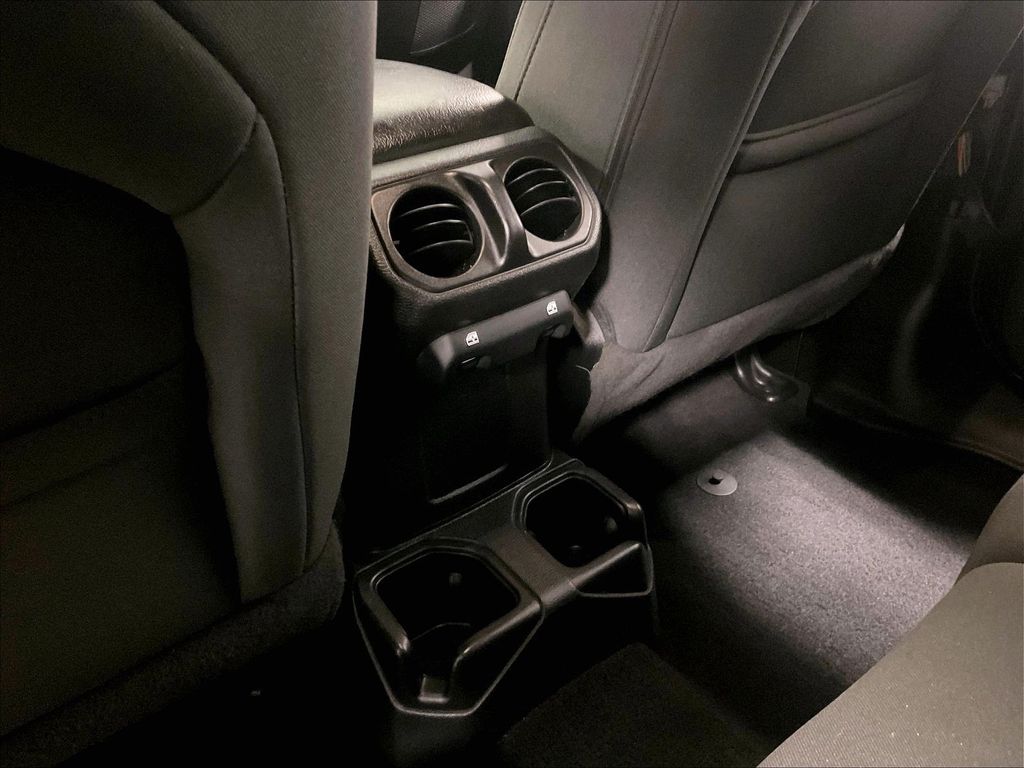 2021 Jeep Wrangler — photo 28
