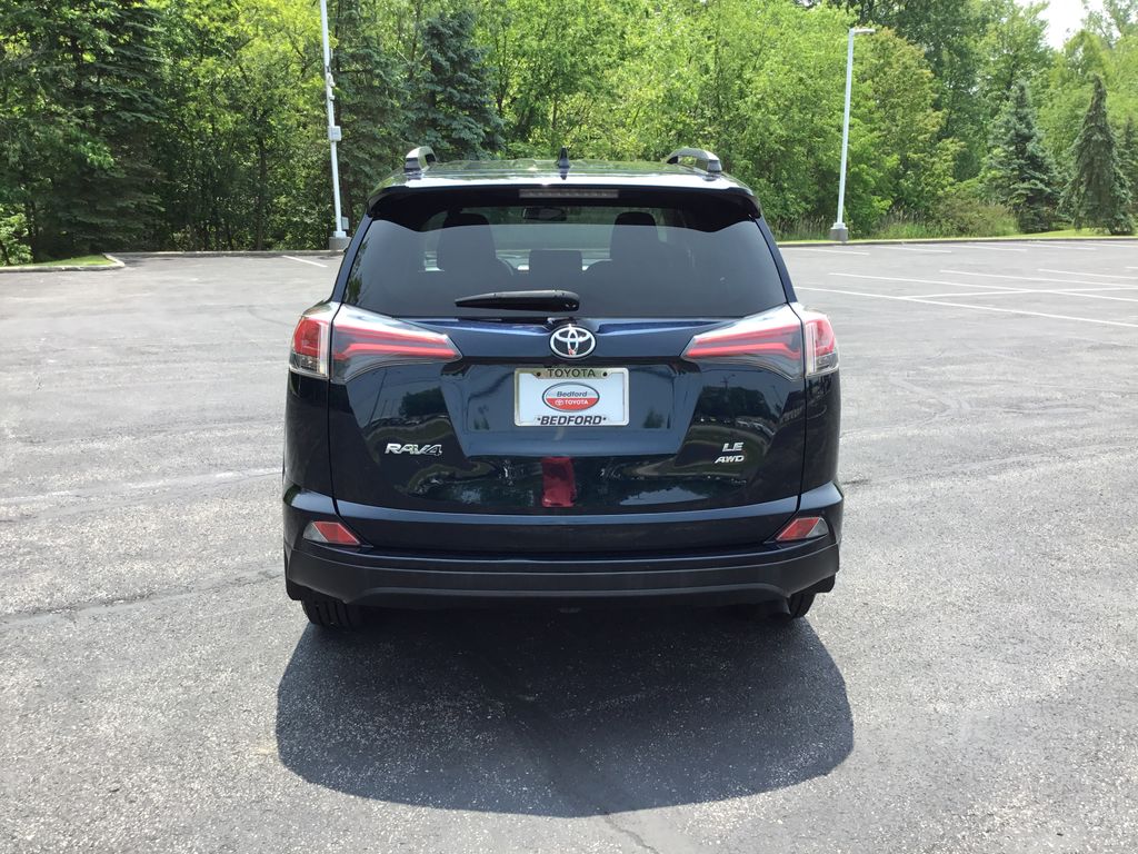 2018 Toyota RAV4 LE 4