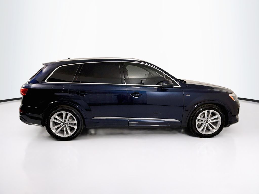 Thumbnail: 2026 Audi Q7 - 4