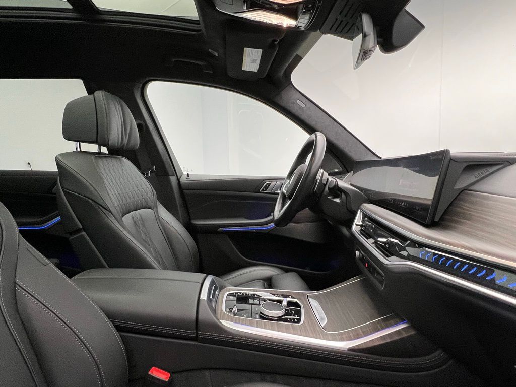 Thumbnail: 2024 BMW X7 - 6