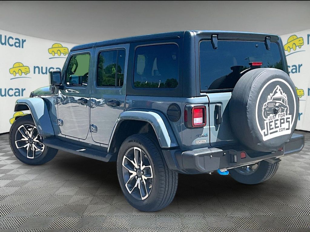 2024 Jeep Wrangler — photo 4