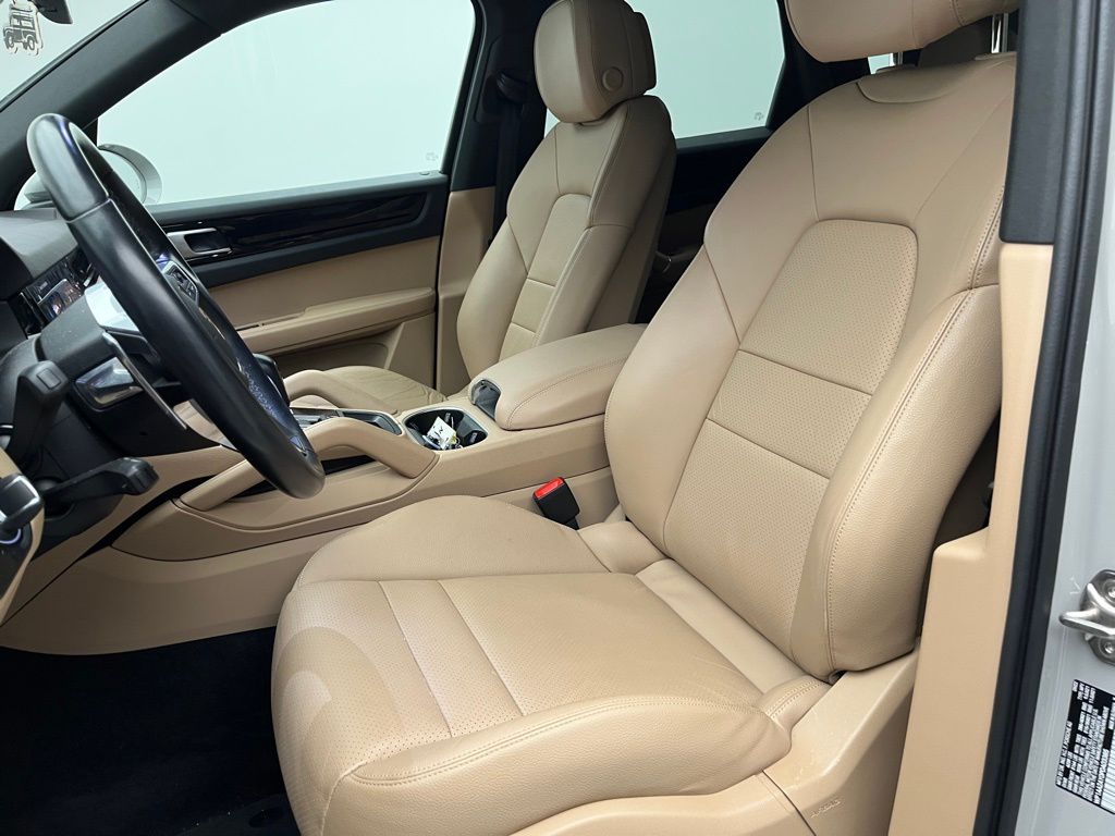 Thumbnail: 2023 Porsche Cayenne - 5