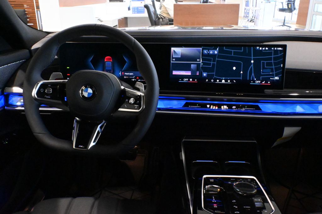 2025 BMW 7 Series 760i xDrive 16