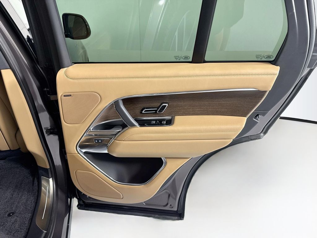 Thumbnail: 2025 Land Rover Range Rover - 27
