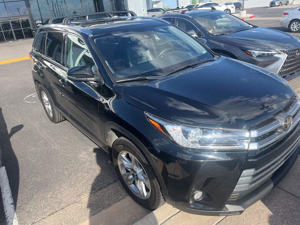 Thumbnail: 2017 Toyota Highlander - 3