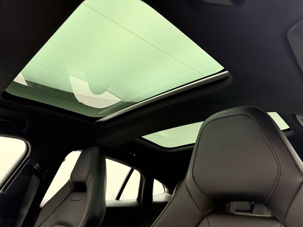 Thumbnail: 2026 Porsche Panamera - 23