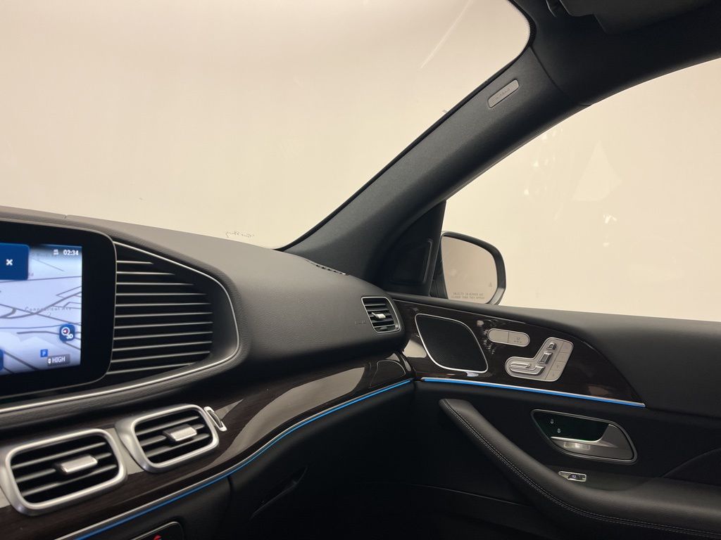 Thumbnail: 2025 Mercedes-Benz GLE - 22