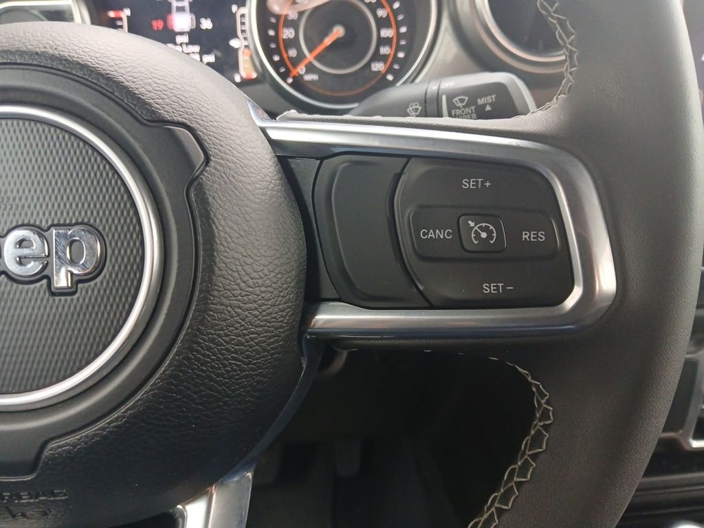 Used Car 2023 Jeep Gladiator  Overland For Sale Under $35,000 In Austin, Texas