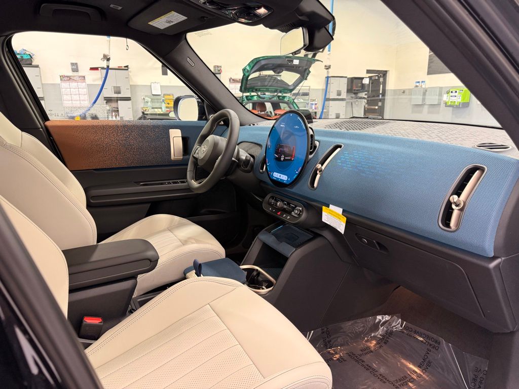 2025 MINI Cooper Countryman Signature 28