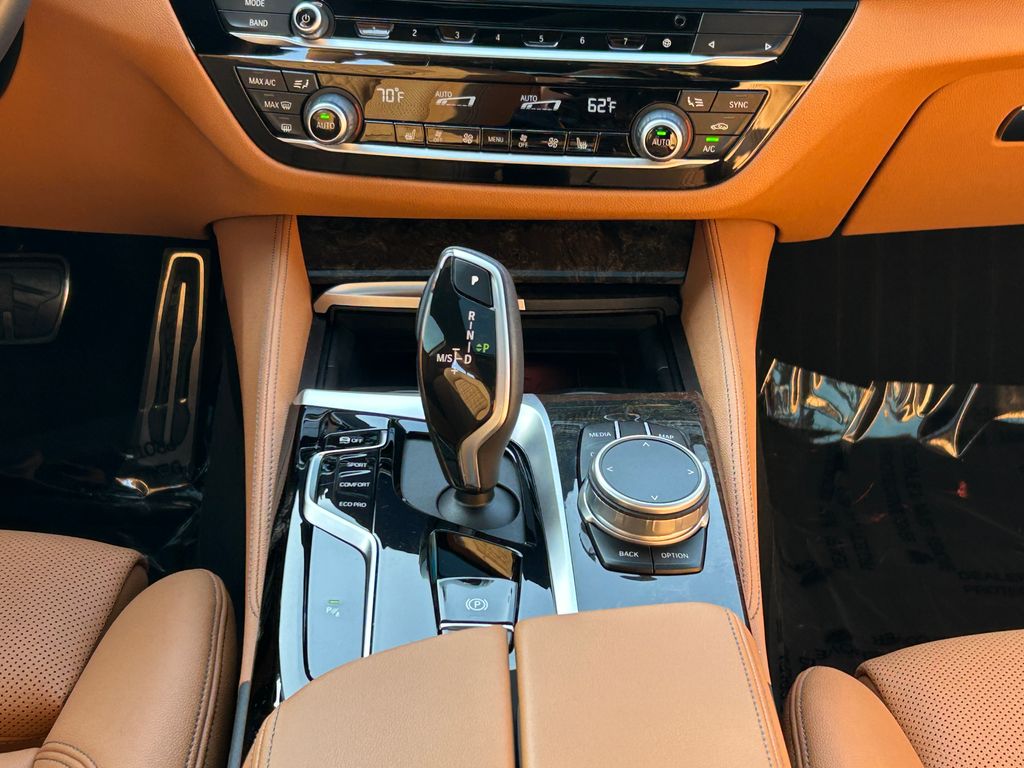 2022 BMW 5 Series 540i 26
