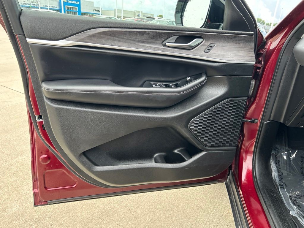 Used 2023 Jeep Grand Cherokee SUV