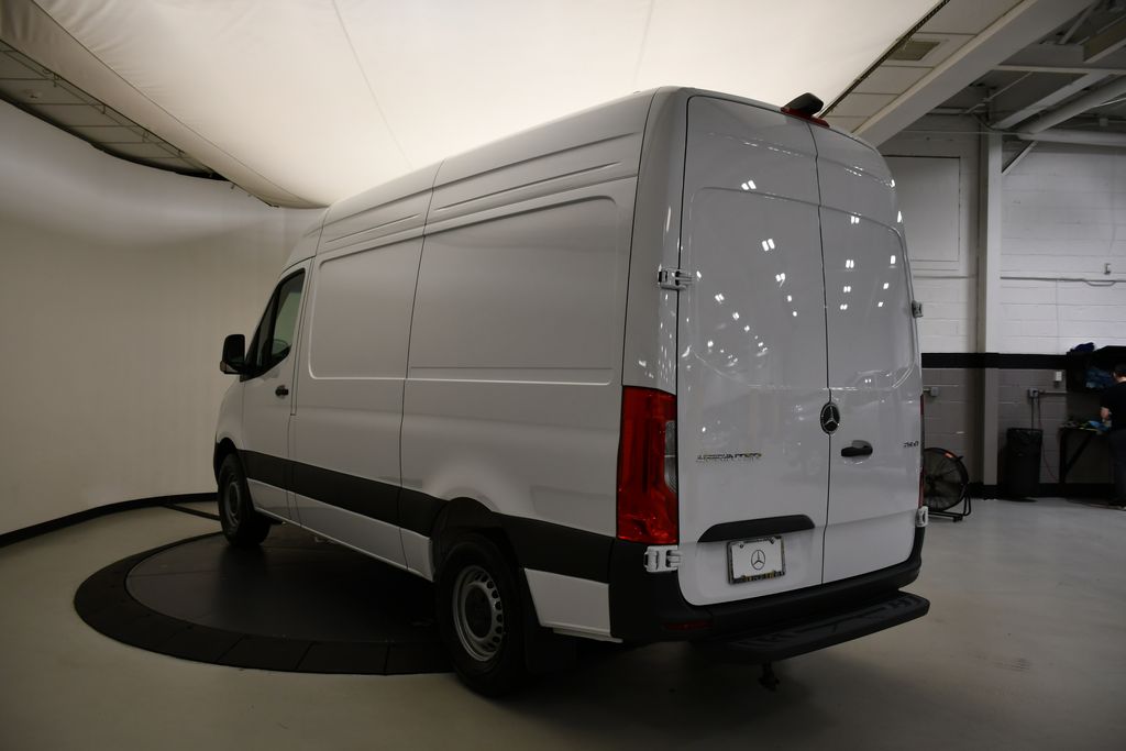 Thumbnail: 2025 Mercedes-Benz Sprinter - 8