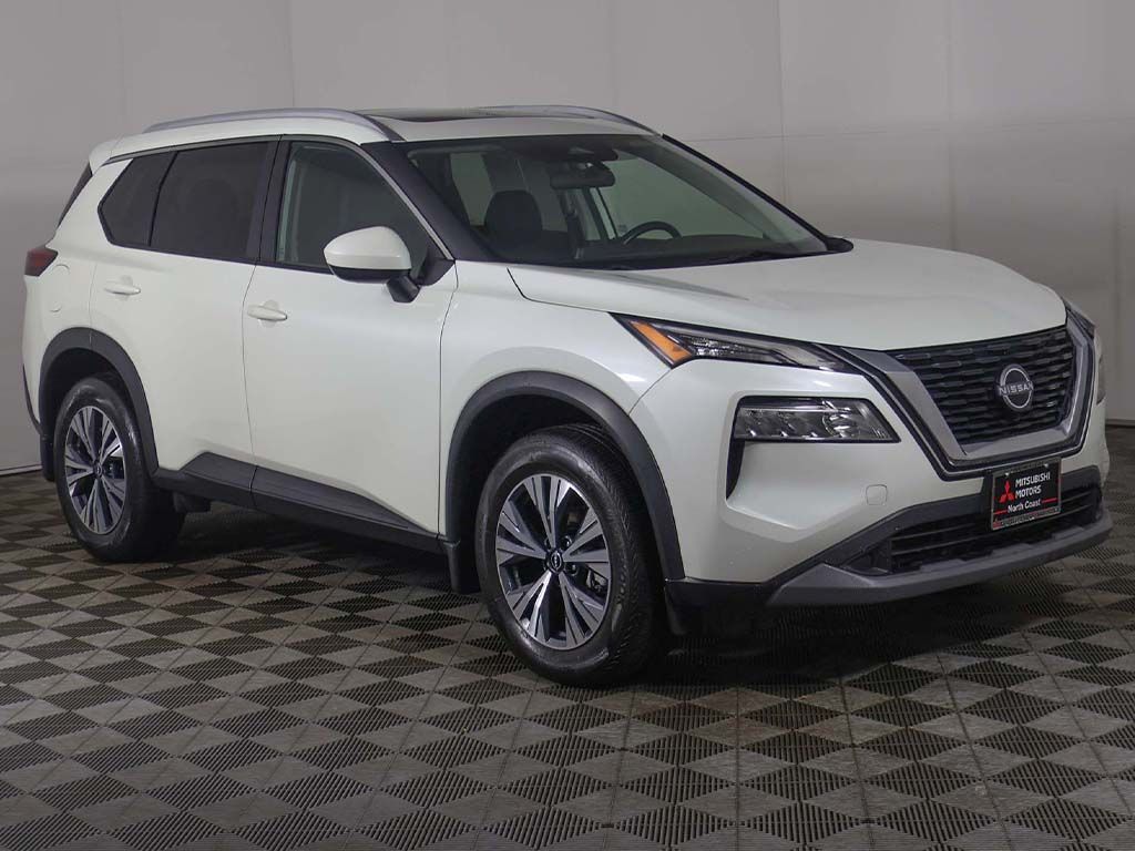 Used 2023 White Nissan SV image 2