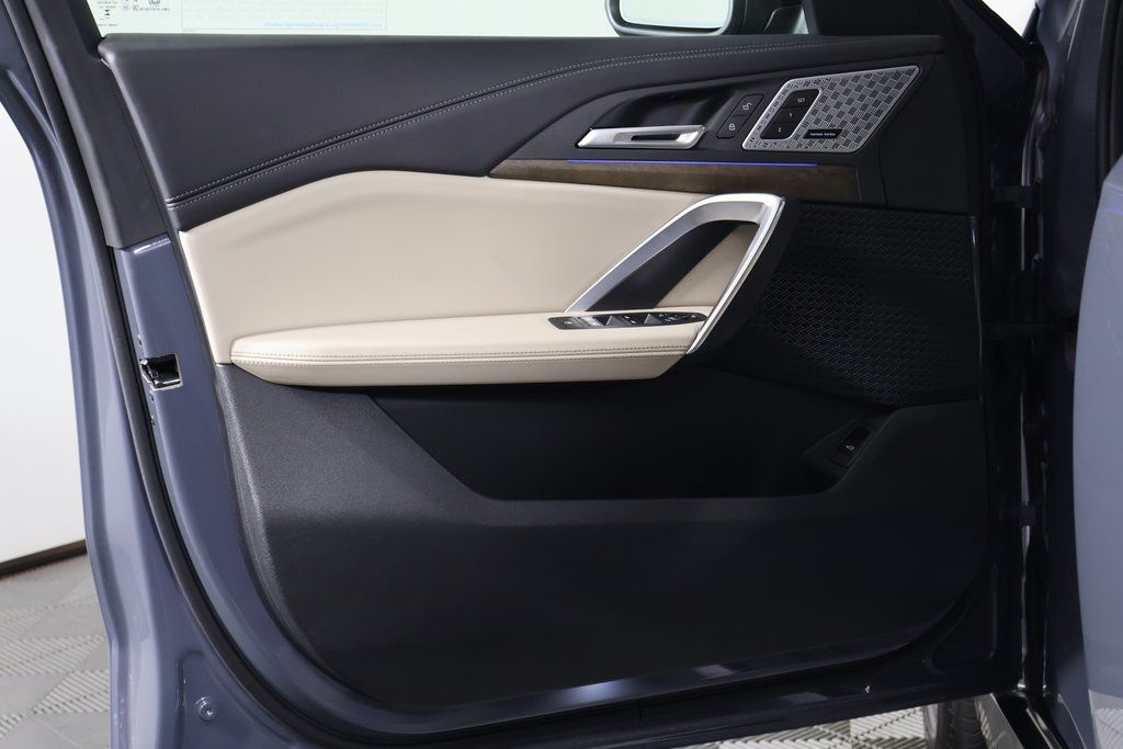 Thumbnail: 2025 BMW X1 - 12