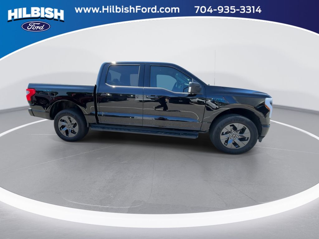 Used 2025 Black Metallic Ford Flash image 9