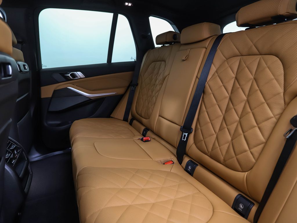 Thumbnail: 2026 BMW X5 - 21