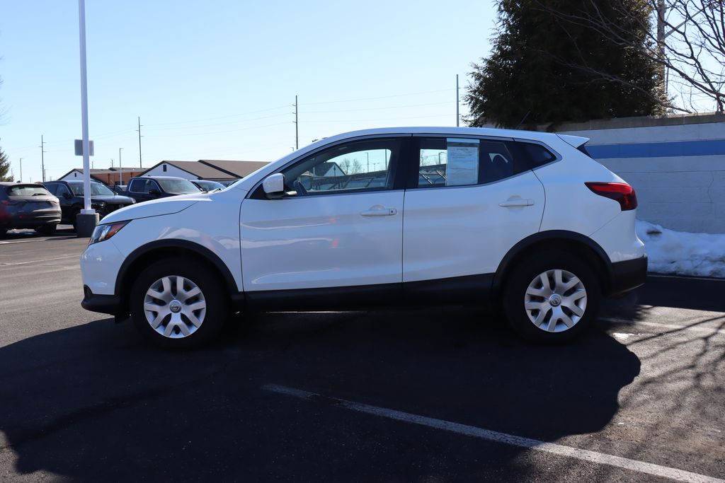 2019 Nissan Rogue Sport S 2