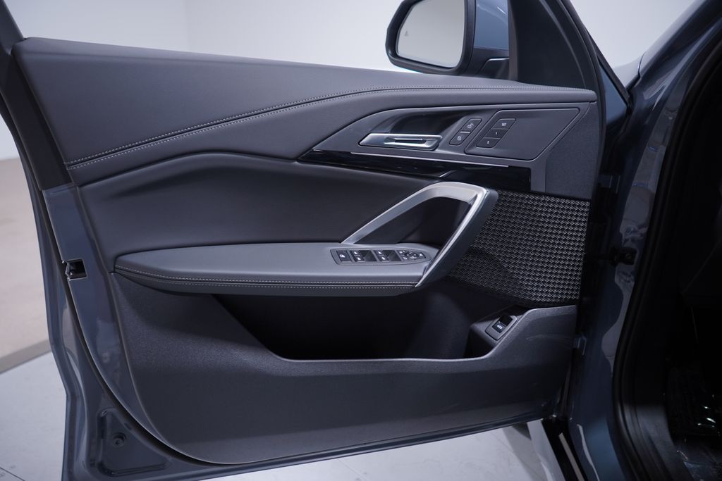 Thumbnail: 2026 BMW X1 - 10