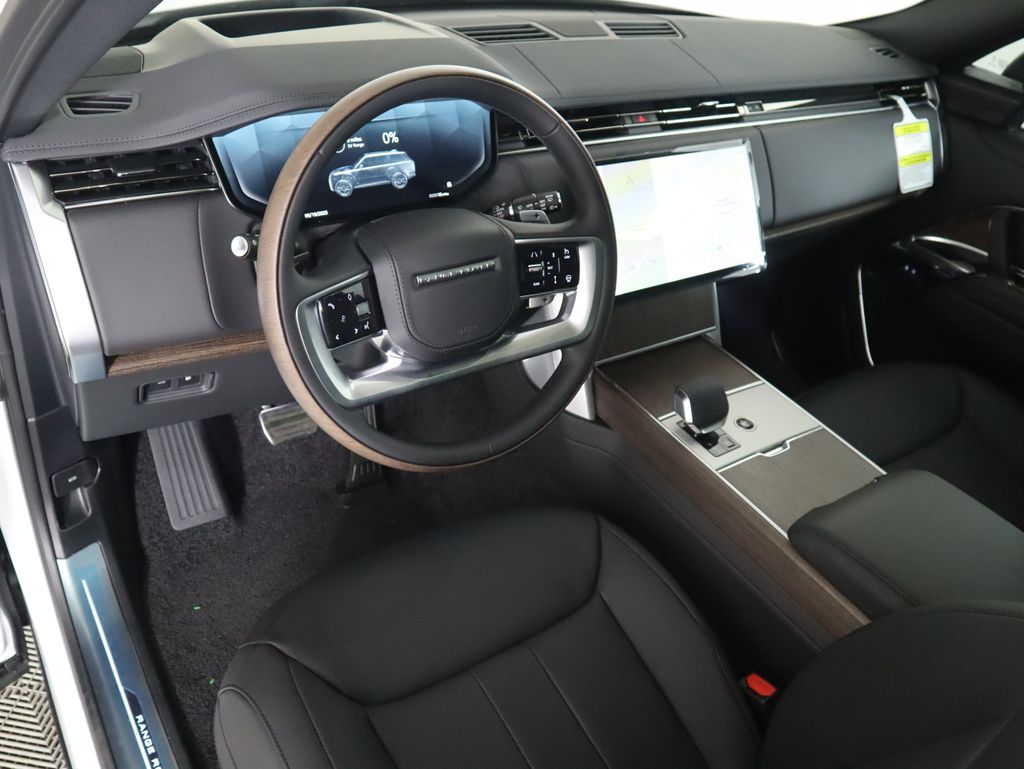 Thumbnail: 2025 Land Rover Range Rover - 10