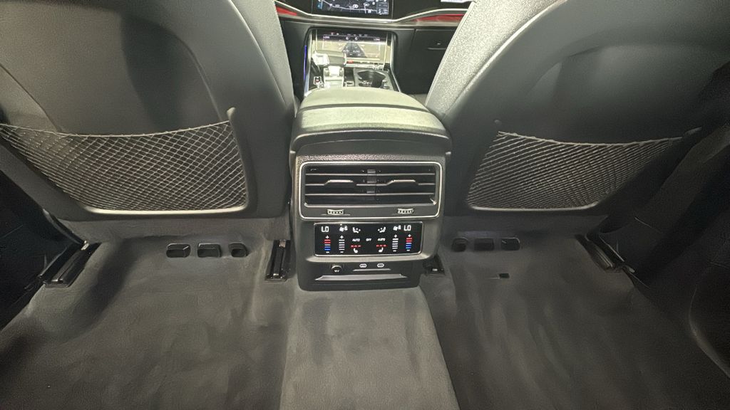 Thumbnail: 2023 Audi Q8 - 26