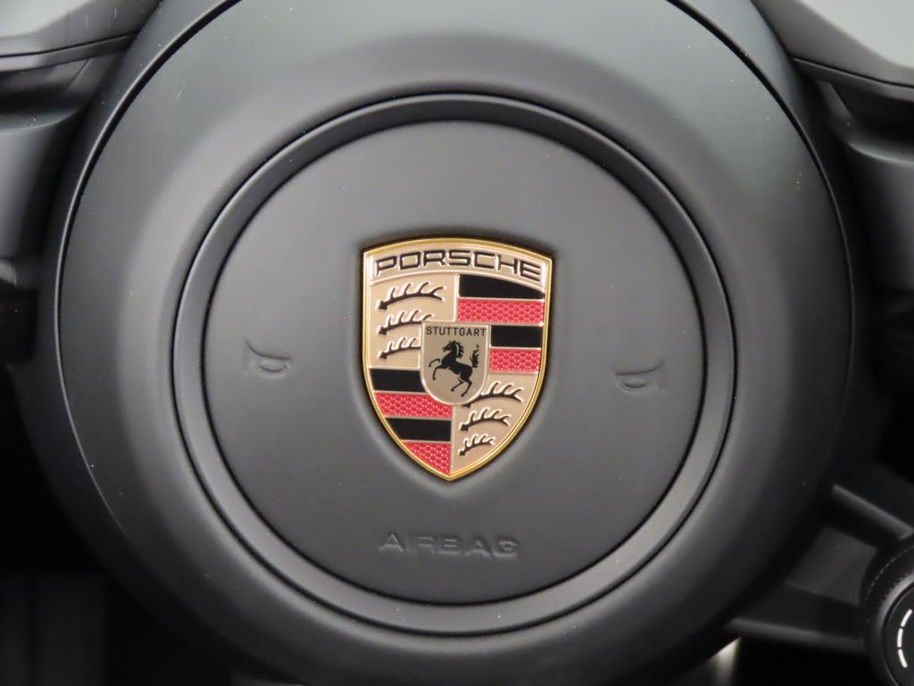 Thumbnail: 2025 Porsche Macan - 21