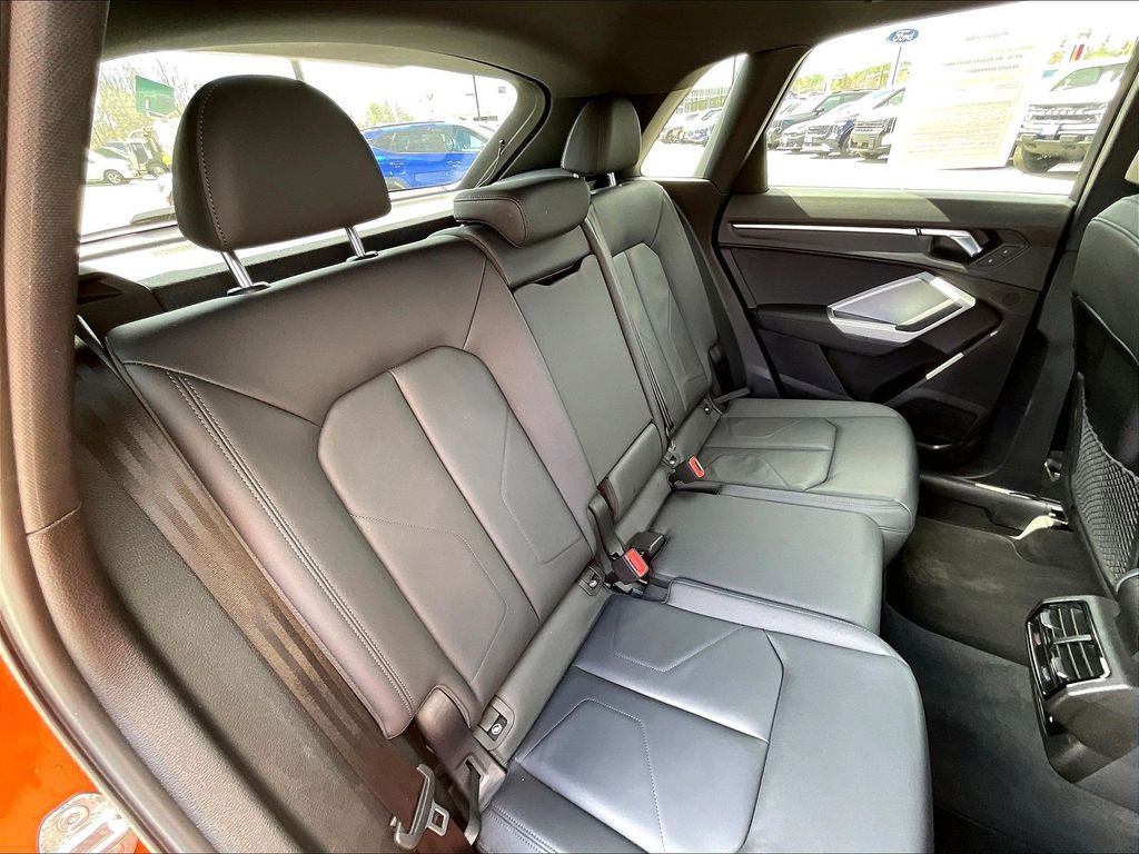 2025 Audi Q3 — photo 15