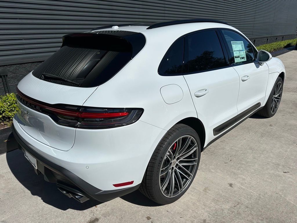 Thumbnail: 2026 Porsche Macan - 9